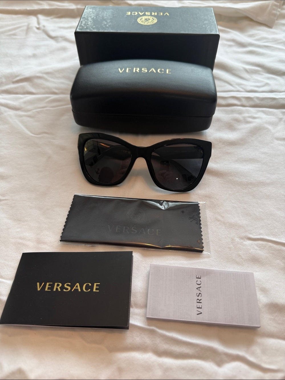 Authentic NIB Versace VE 4417U 535887 Blk/Green Cat-Eye Sunglasses